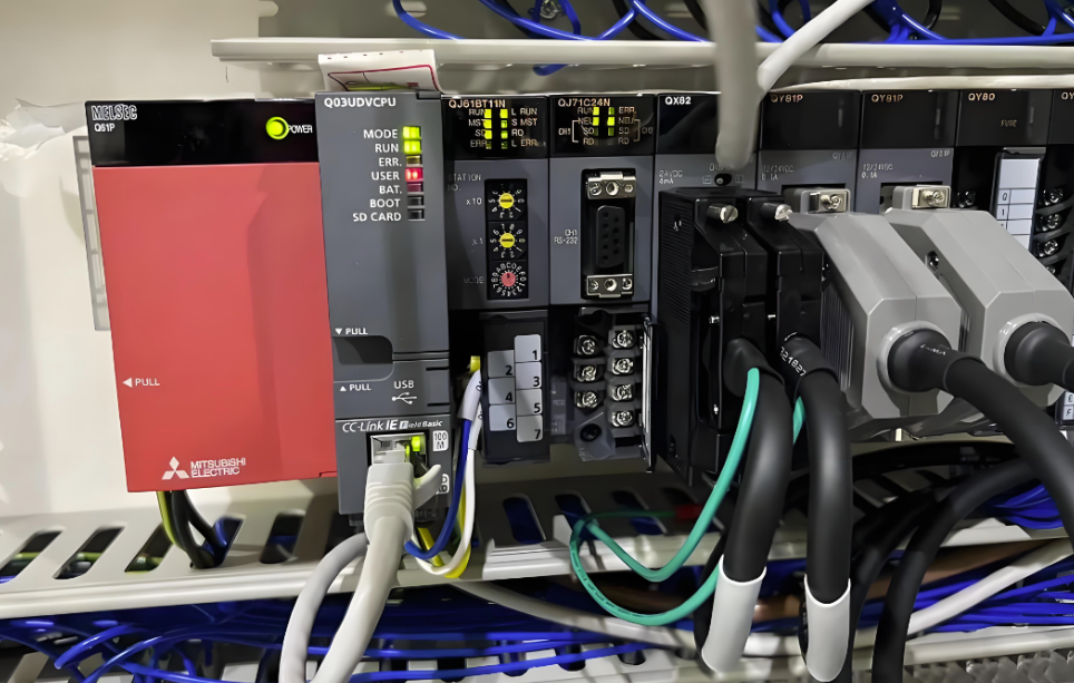 三菱 PLC Q04UDEH 配以太网模块，连上位机与触摸屏方案(图4)