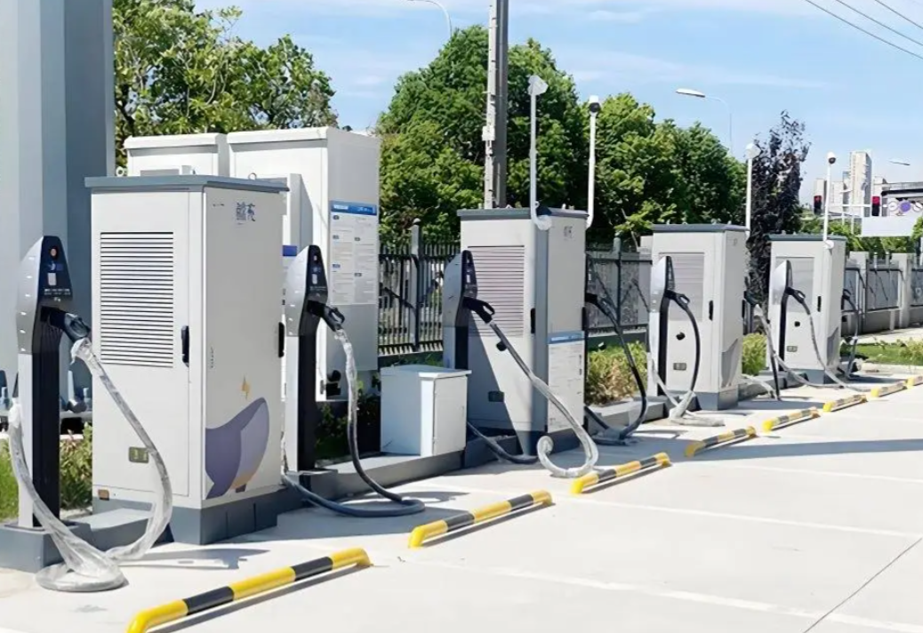 西门子200系列PLC通过以太网模块和西门子触摸屏上位机通讯在充电桩群智能化监控经典应用案例(图2)