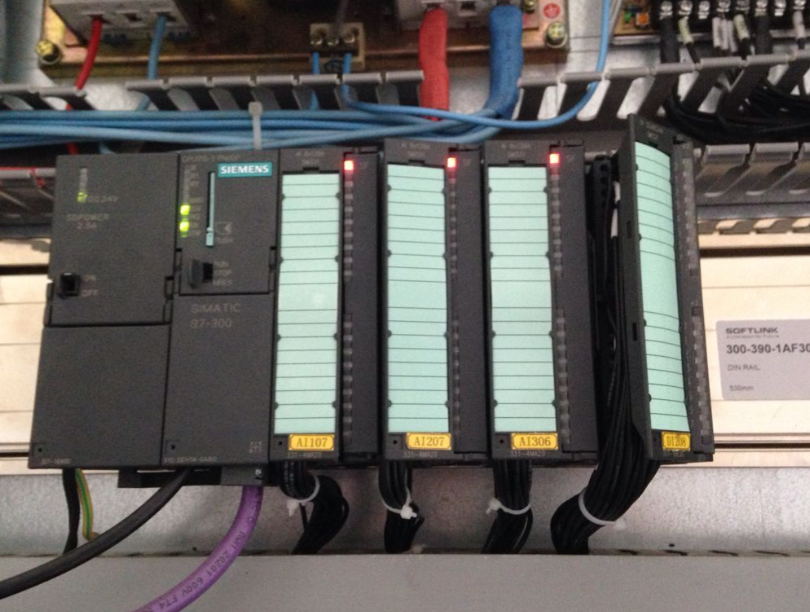 西门子300系列PLC通过以太网模块和西门子触摸屏上位机通讯在自动分拣系统经典应用案例(图3)