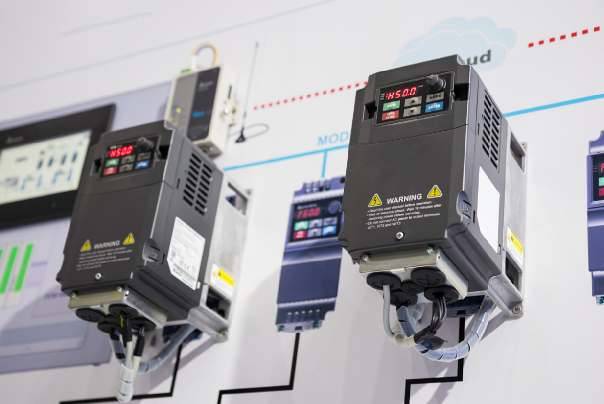 西门子S7-300PLC借助于MPI转以太网模块同时和S7-1500PLC、触摸屏以及Modbus RTU协议的变频器通讯案例(图4)